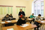 Юноши становятся в строй