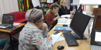 💻 Третий возраст осваивает компьютер в библиотеке Рутмана - ЦБС Советского городского округа